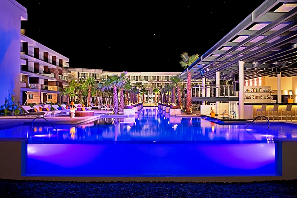 Pool, Breathless Riviera Cancun Resort and Spa, Cancun Area