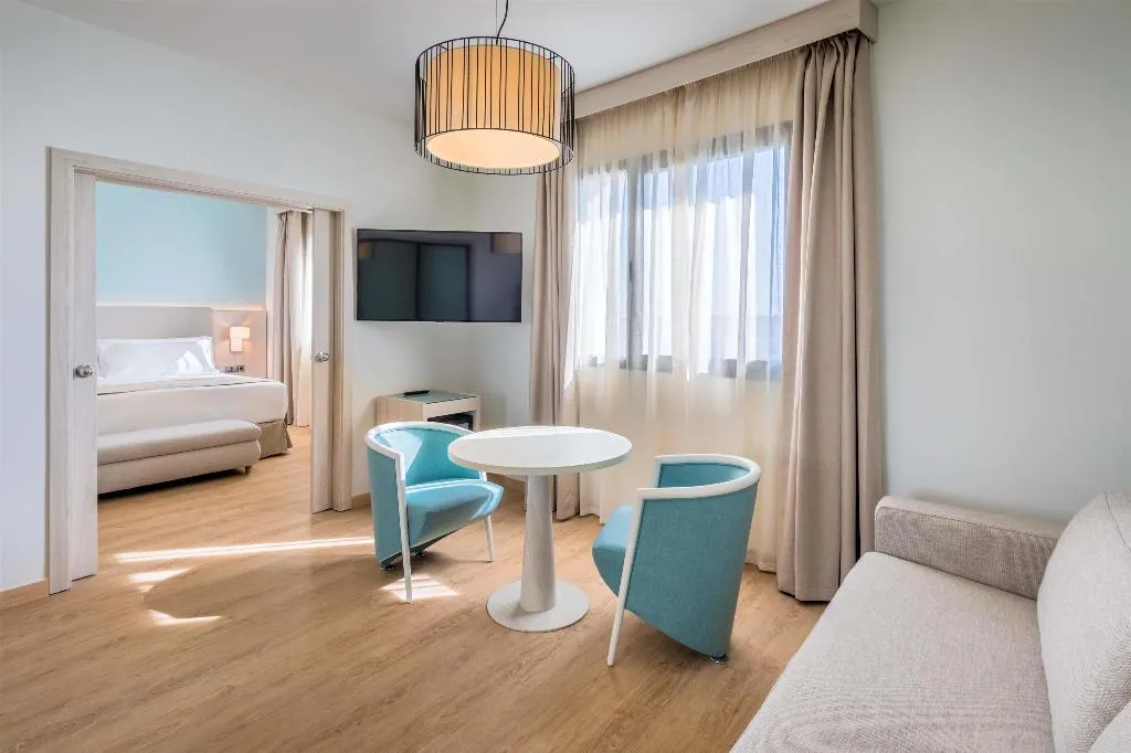 JUNIOR SUITE STANDARD Room, Occidental Sevilla Viapol, Seville