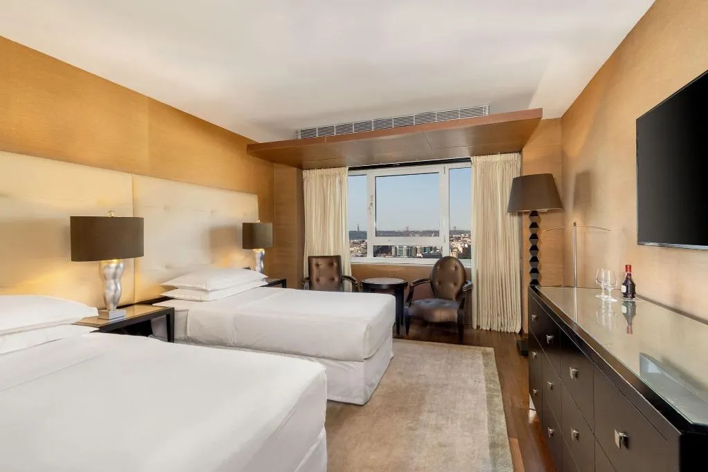SUITE EXECUTIVE Room, Sheraton Lisboa Hotel & Spa, Lisbon