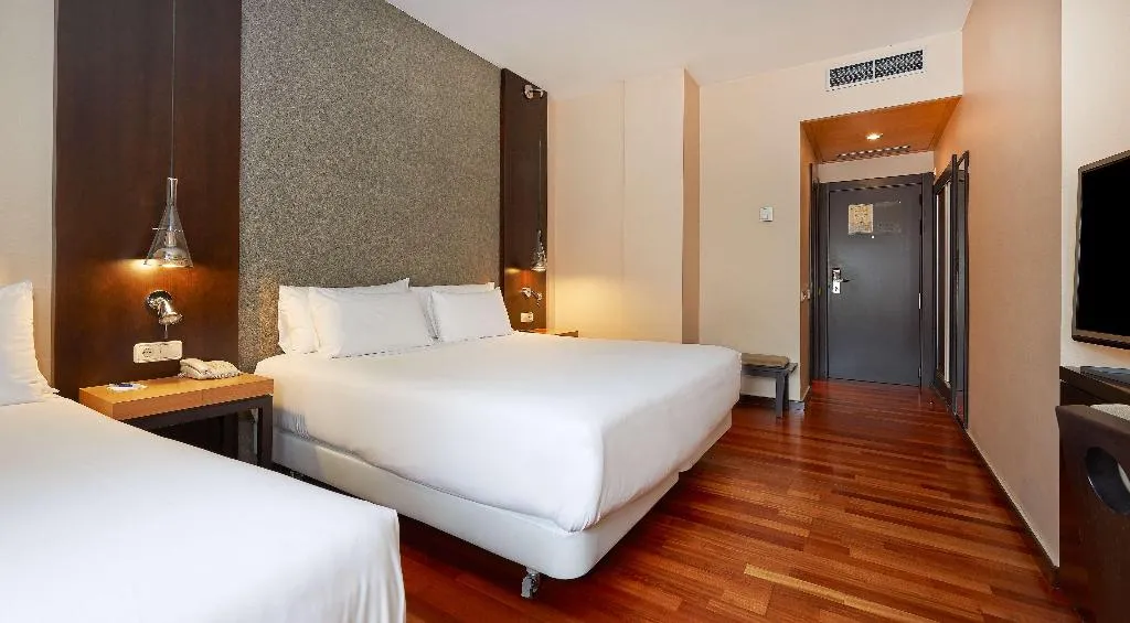 TRIPLE STANDARD Room, NH Barcelona Eixample, Barcelona