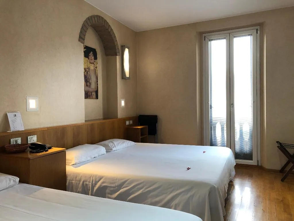 TRIPLE SUPERIOR Room, Eurohotel, Milan