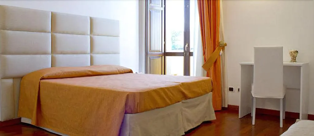Room, B B Villa Elisa, Naples