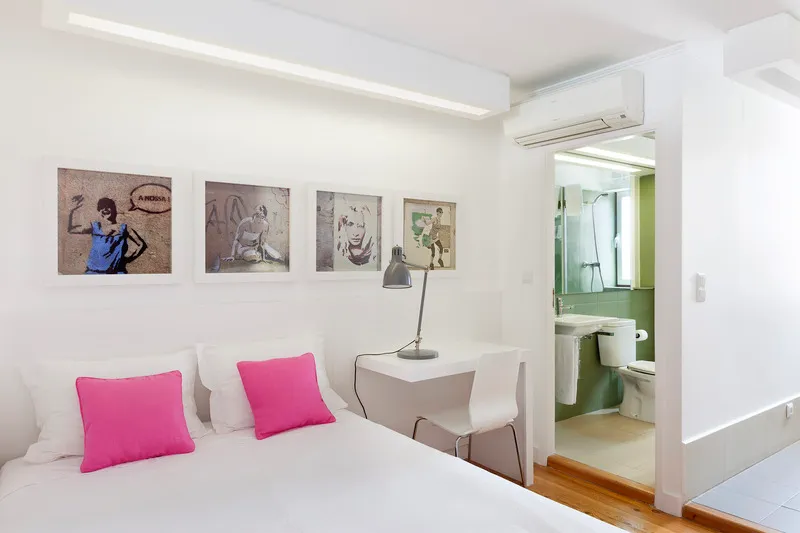 STUDIO CAPACITY 3 Room, Hello Lisbon Santos Apartments, Lisbon