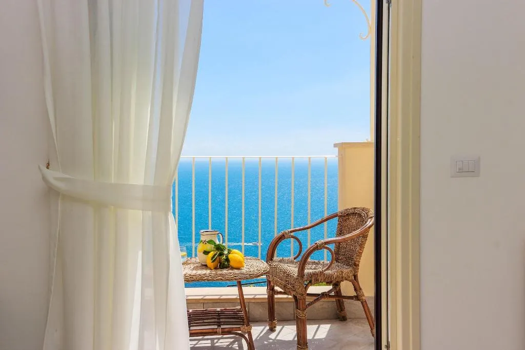 Room, Al Pesce d'Oro, Naples