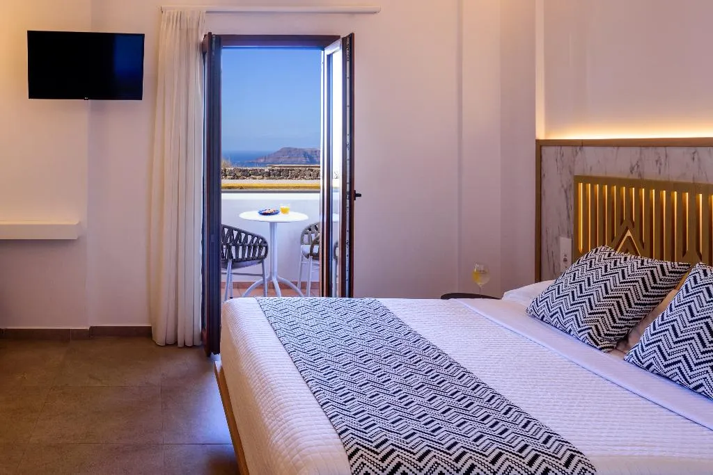 TRIPLE WITH VIEWS Room, Astir Thira Hotel, Santorini