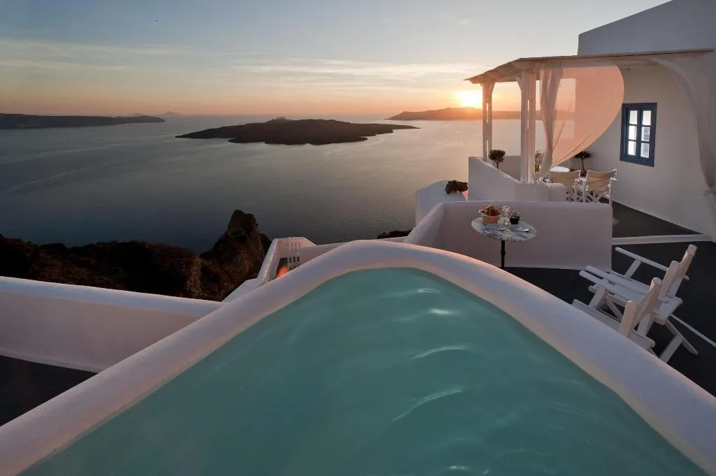 Room, Kamares Apartments, Santorini