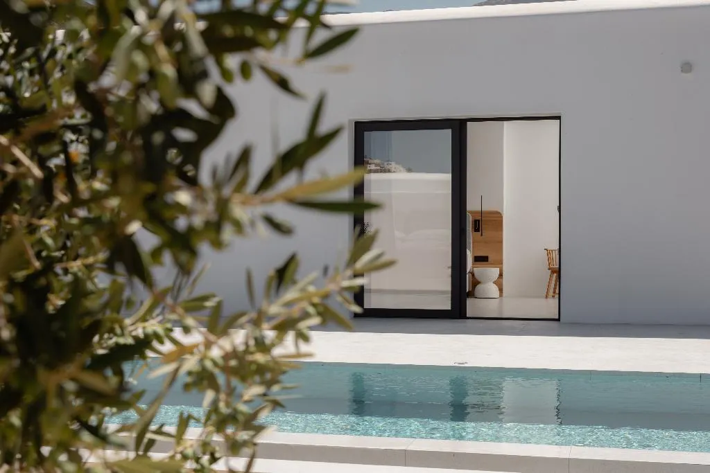 SUITE WITH PRIVATE POOL Room, Bliss, Santorini