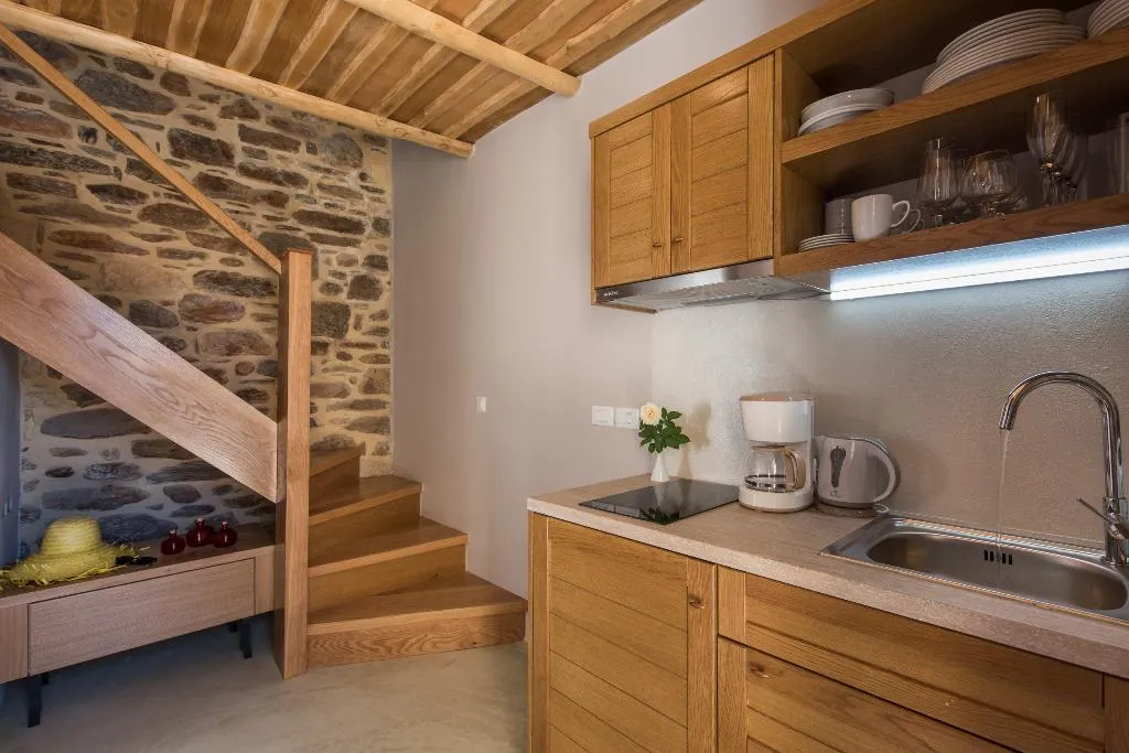SUITE WITH JACUZZI Room, Lameriana Secret Village, Crete