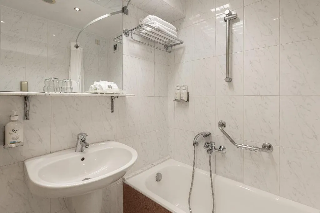 TWIN STANDARD Room, Holiday Inn Thessaloniki, Halkidiki