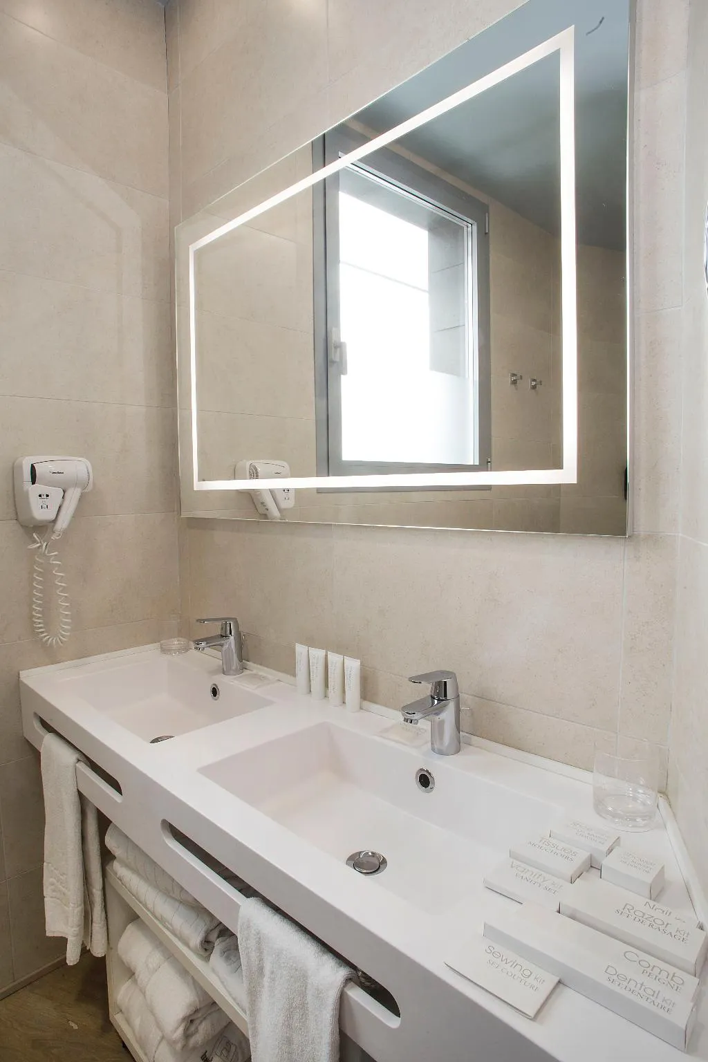 DOUBLE DELUXE Room, America Sevilla, Seville