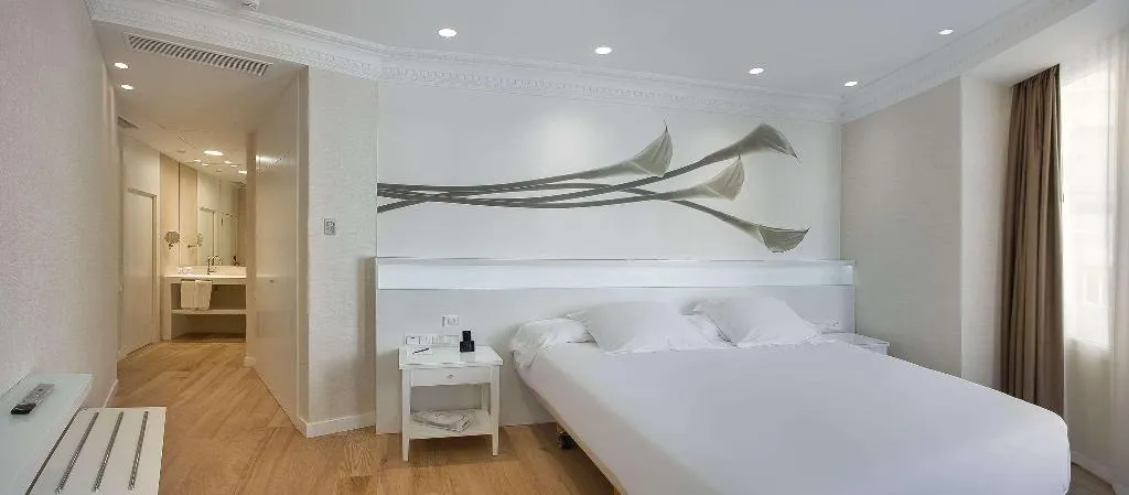 Room PREMIUM WITH VIEWS Room, Melia Plaza, Valencia