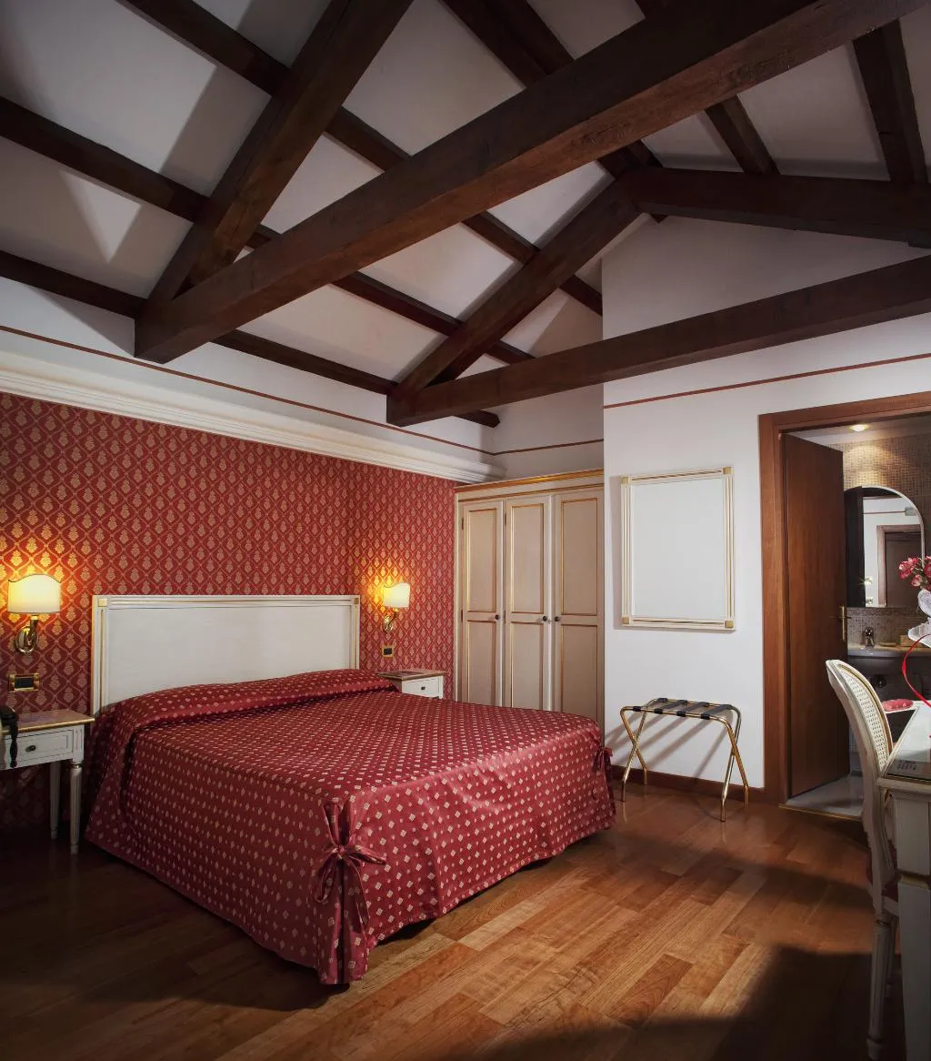DOUBLE DELUXE Room, Ca' d'Oro, Venice