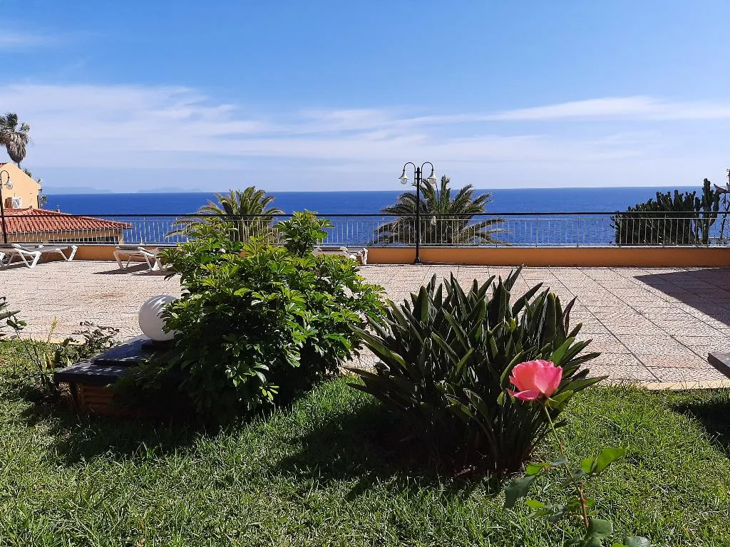 Terrace, Cais da Oliveira, Madeira