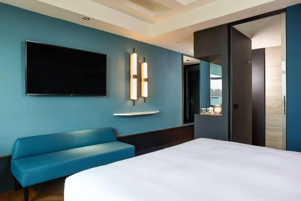 DOUBLE EXECUTIVE KING BED Room, Hilton Rome Eur La Lama, Rome