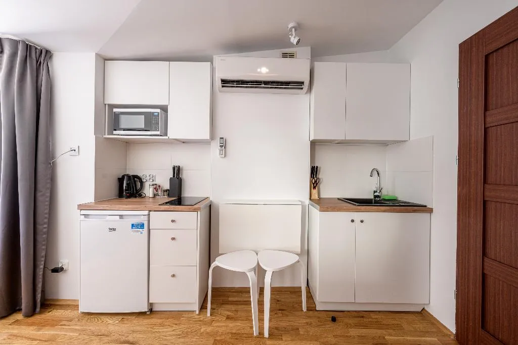 STUDIO ONE BEDROOM ONE BATHROOM Room, On/set Aparthotel, Krakow