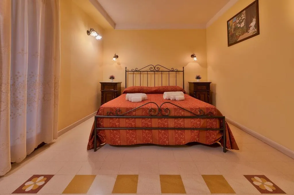 Room, Casa Manzella, Palermo
