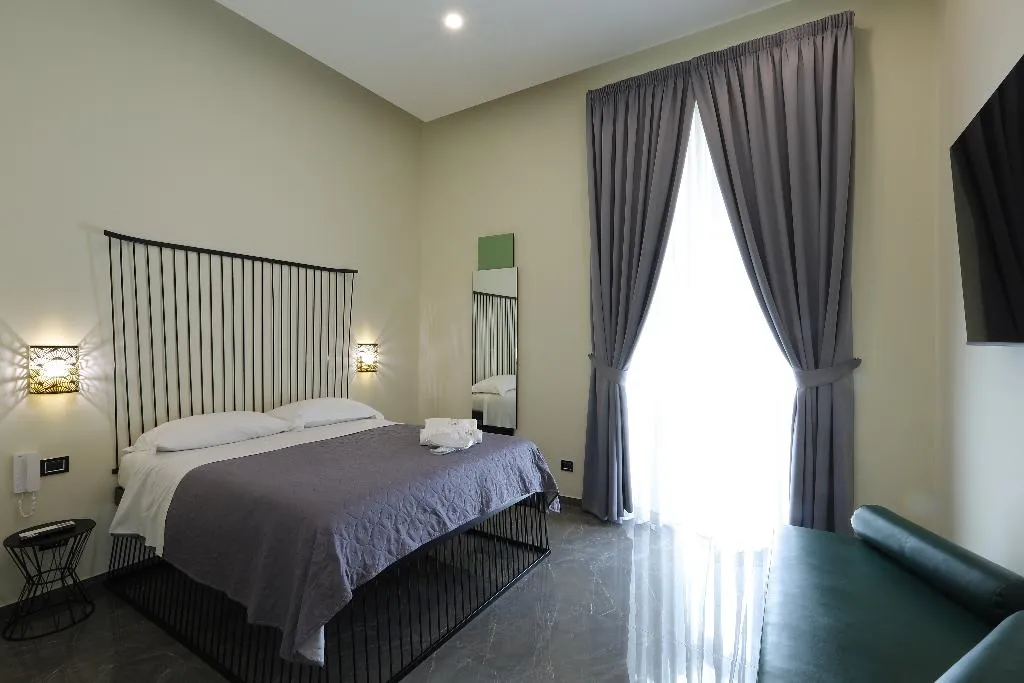 SUITE SIDE SEA VIEW ONE BEDROOM Room, Il salotto della regina, Naples