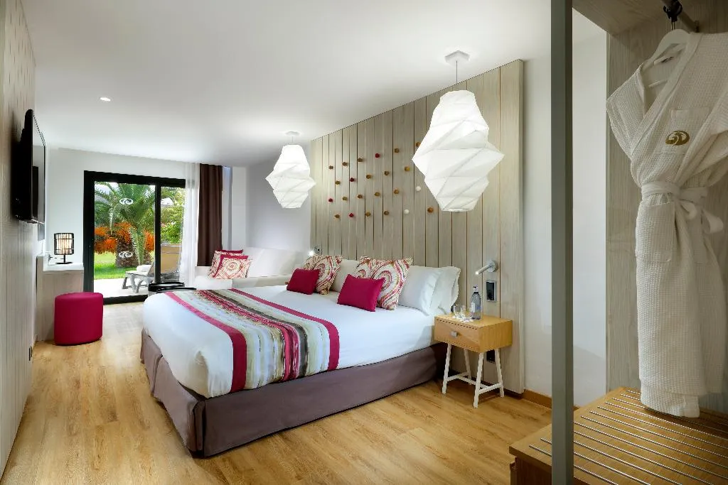 DOUBLE SINGLE USE SUPERIOR Room, Grand Palladium White Island Resort & Spa, Ibiza