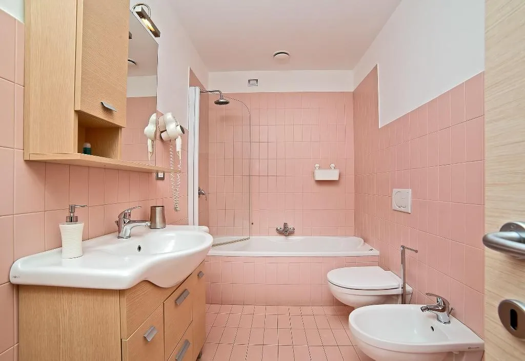 Room, Demariahouse, Naples