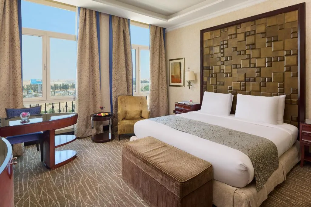Room CLUB Room, Kempinski Palace Cairo, Cairo