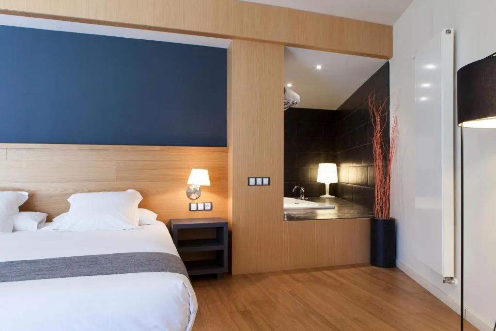 JUNIOR SUITE STANDARD Room, Mon St Benet, Barcelona