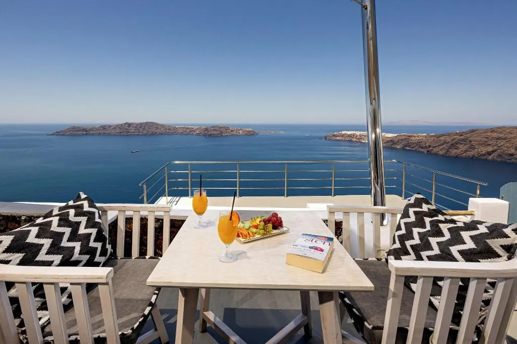 Terrace, Ilioperato Traditional Apartments, Santorini