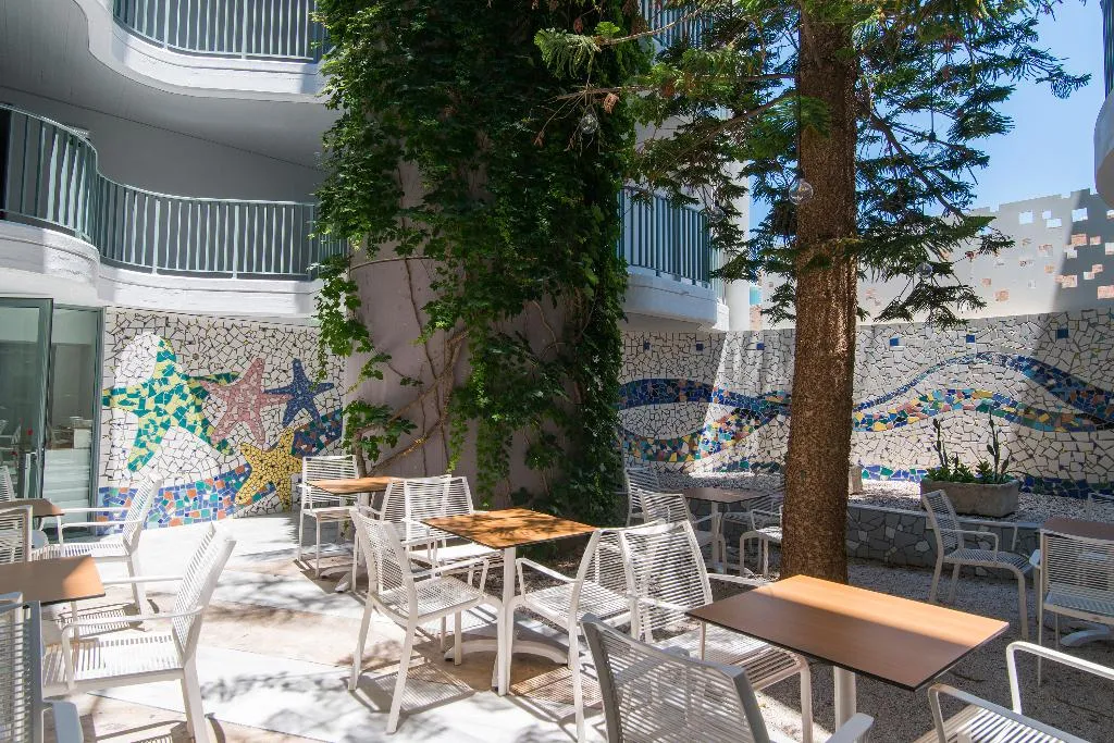 Terrace, Alia Beach Hotel, Crete