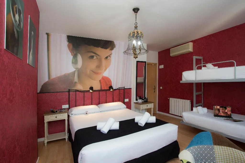 QUADRUPLE STANDARD Room, Casual Del Cine Valencia, Valencia