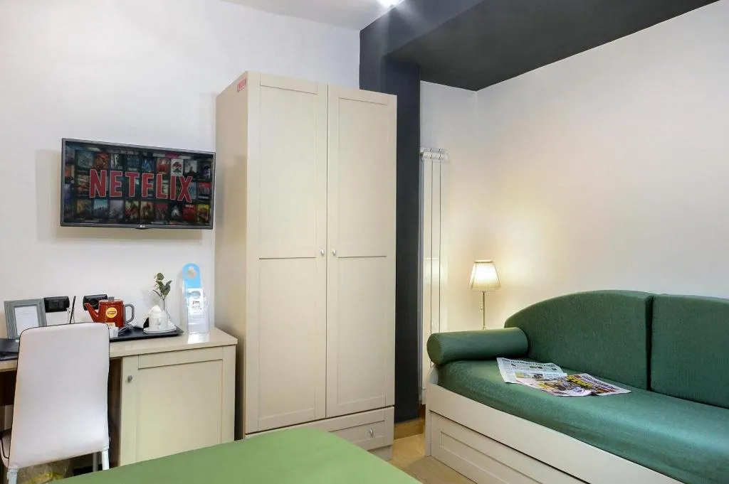 Room, B B Sorrento Queen, Naples