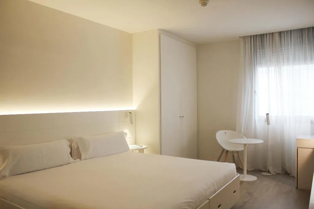 DOUBLE SINGLE USE STANDARD Room, Pol & Grace Hotel, Barcelona