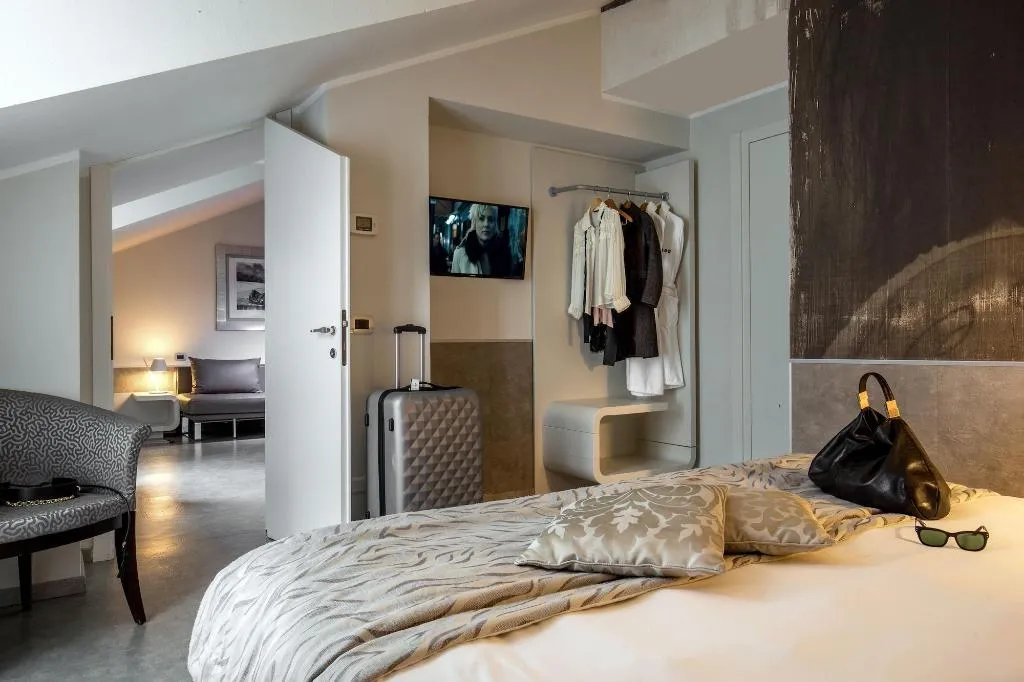 Room, Montenapoleone Suites, Milan