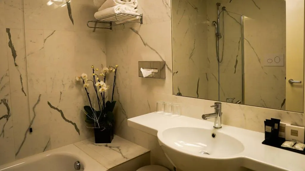 FAMILY ROOM STANDARD Room, Bettoja Hotel Mediterraneo, Rome