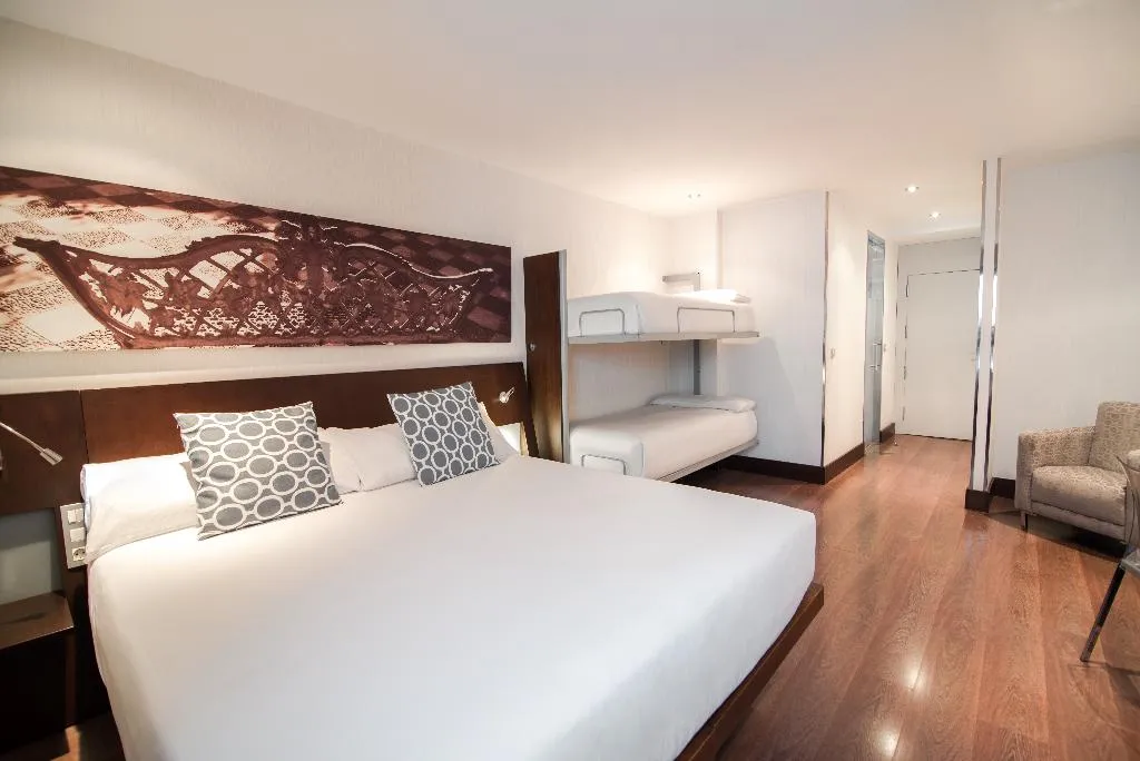 QUADRUPLE STANDARD Room, Petit Palace Marques Santa Ana, Seville