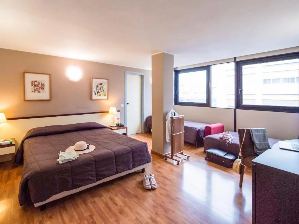 Double or Twin STANDARD Room, Cristal Hotel Palermo, Palermo