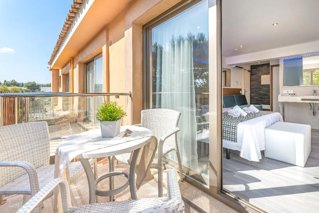 Double or Twin STANDARD Room, Playa Ferrera, Majorca