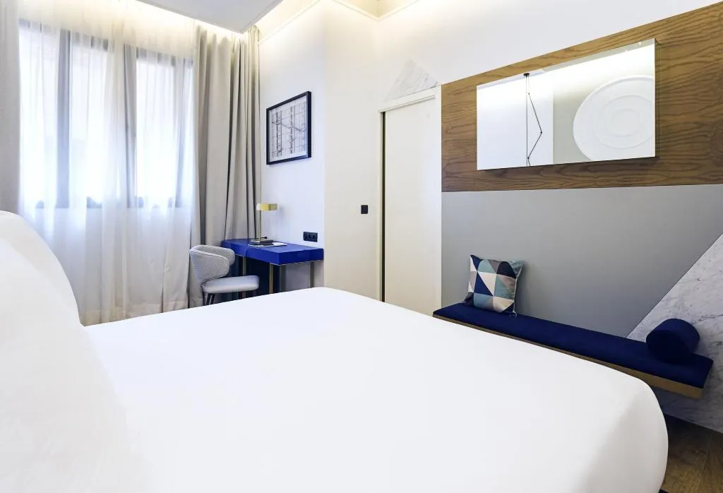 DOUBLE STANDARD Room, One Shot Fortuny 07, Madrid
