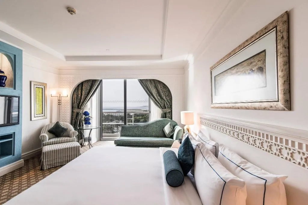 Room, Habtoor Grand Resort, Autograph Collection, Dubai
