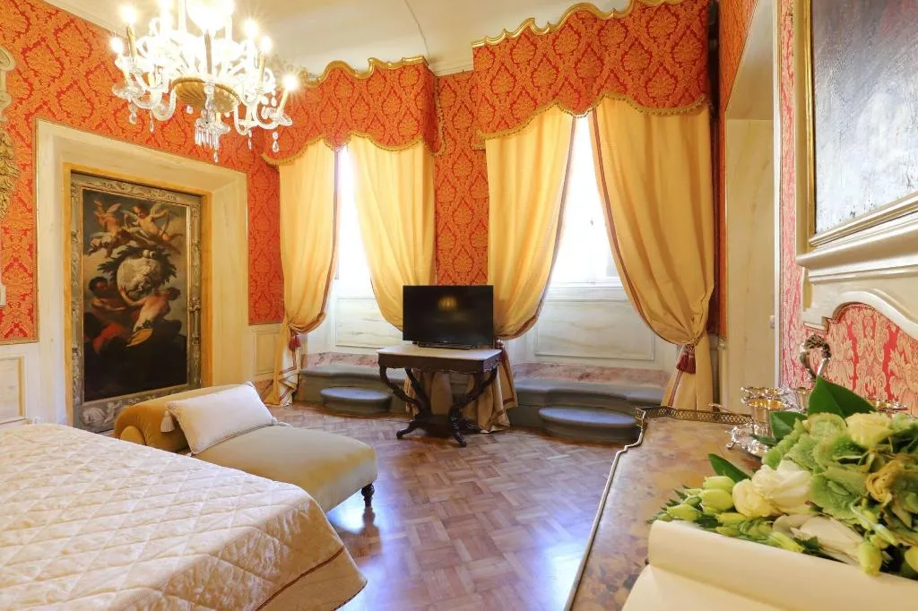 Room, Piazza Pitti Palace, Florence