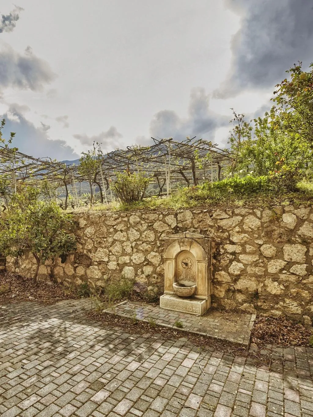 Room, Earino, Crete