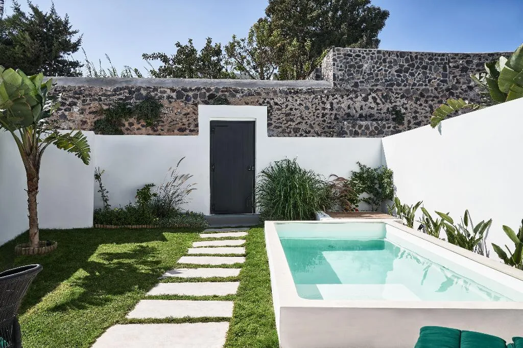 SUITE WITH PRIVATE POOL Room, Katikies Garden Santorini - The Leading Hotels, Santorini