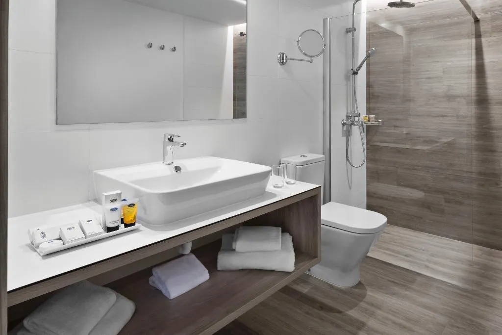 SUITE CAPACITY 4 Room, Elba Lanzarote Royal Village Resort, Lanzarote