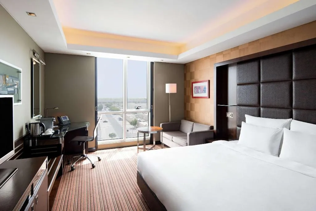 DOUBLE PREMIUM KING BED Room, Radisson Blu Hotel, Dubai Media City, Dubai