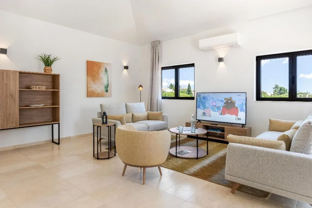 TOWNHOME THREE BEDROOMS Room, Carvoeiro Gardens, Algarve