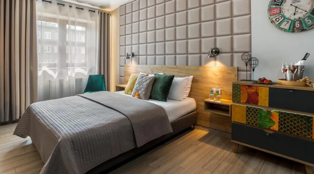 DOUBLE STANDARD Room, Art & Garden Residence, Krakow
