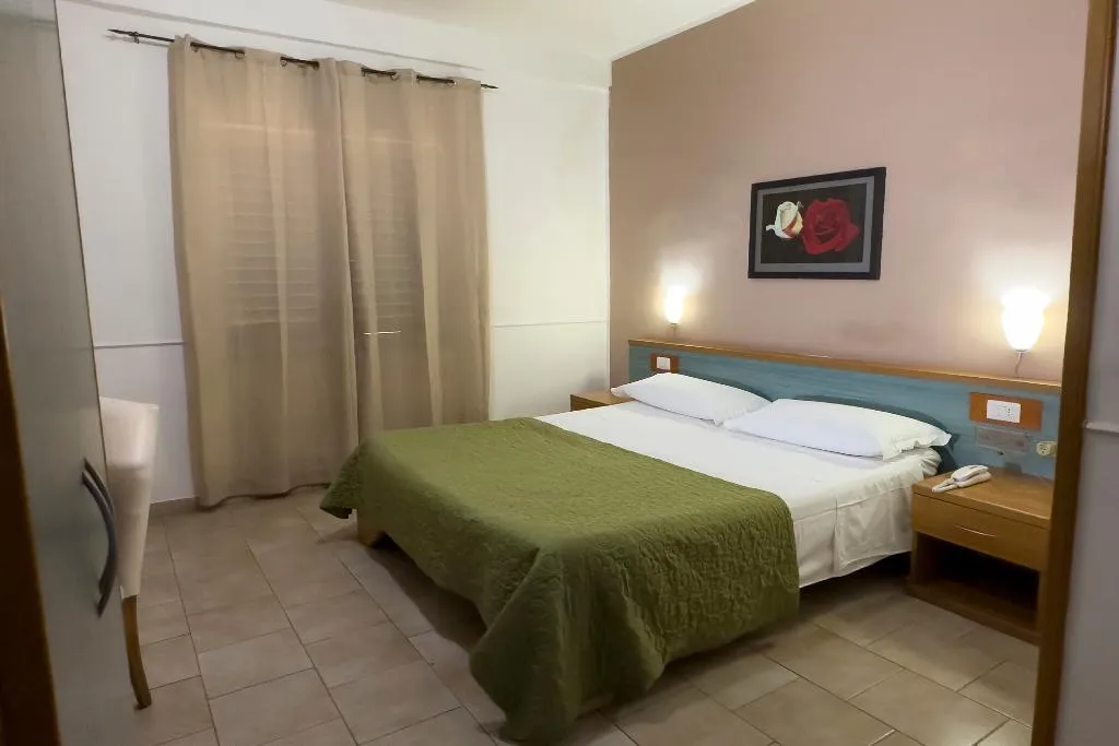 DOUBLE SINGLE USE STANDARD Room, Hotel Martini, Naples