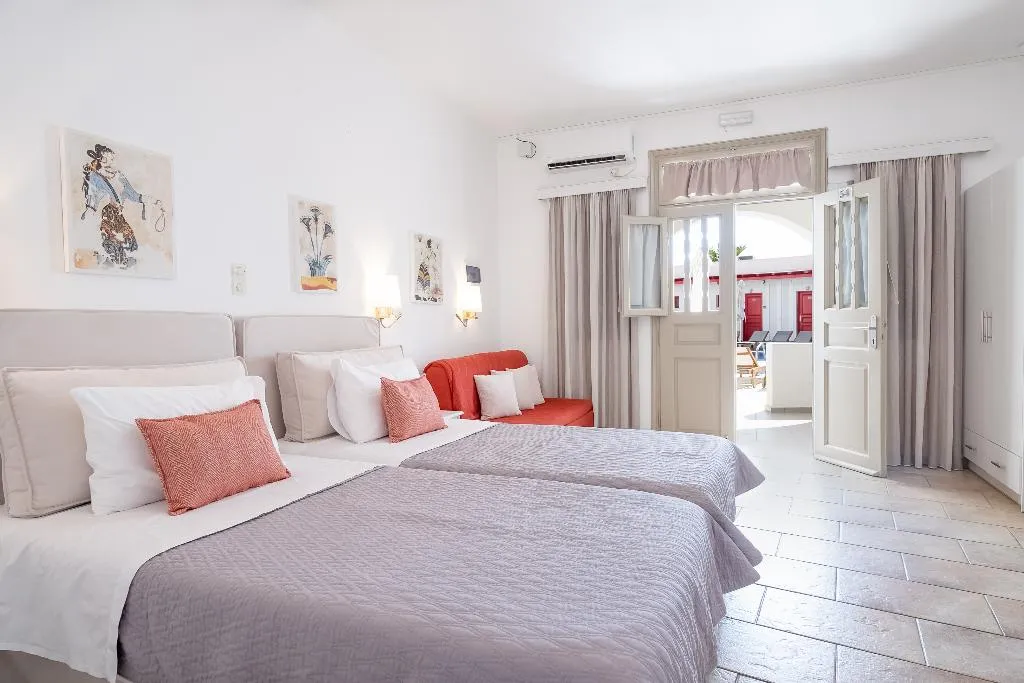 FAMILY ROOM CAPACITY 4 Room, Mathios Village, Santorini