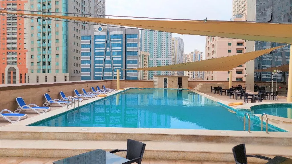 Pool, Luxe Grand Hotel Apartments, Dubai