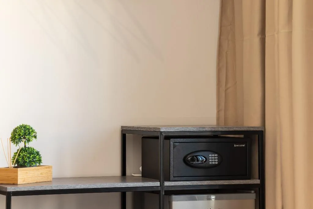 DOUBLE ONE BEDROOM ONE BATHROOM Room, Dunlin Hotel, Athens