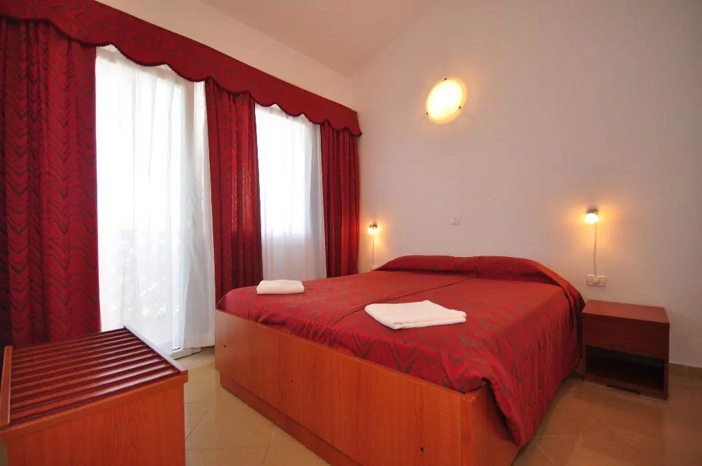 APARTMENT TWO BEDROOMS Room, Kazela Apartments, Istria