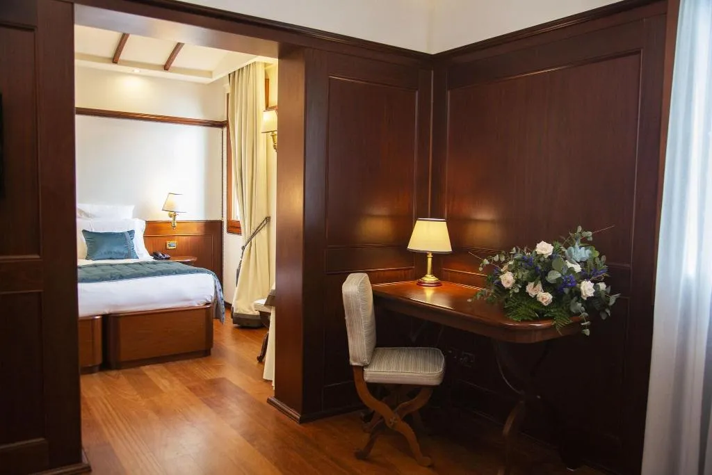 JUNIOR SUITE STANDARD Room, Bucintoro, Venice